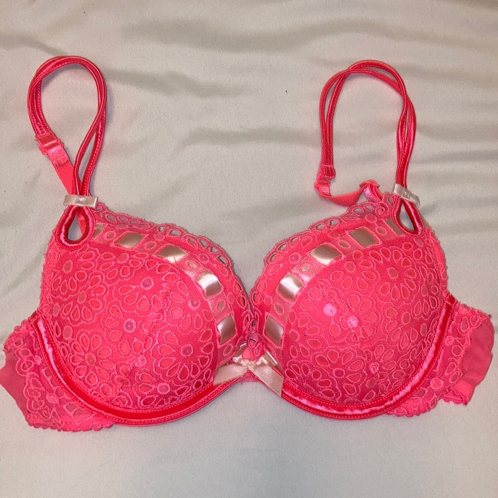 Women’s Victoria’s Secret limited edition Sexy Little Things Push Up Plunge Bra